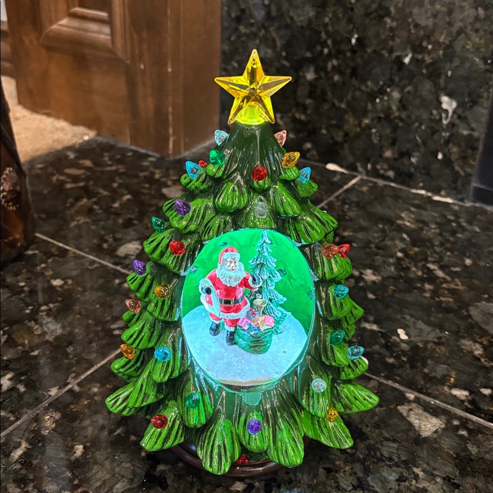 Vintage dimensional scene  Tree lit!
